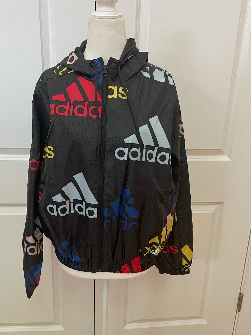 Adidas Women’s Black Multicolor Logo Hooded Windbreaker Jacket M NWT
